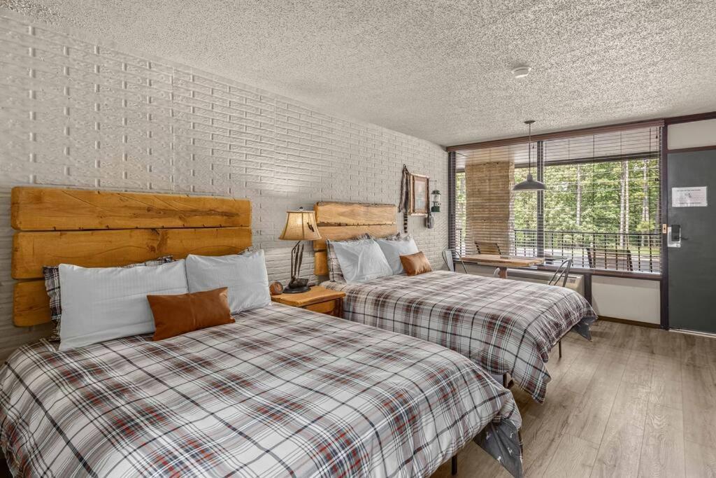 Stonegate Lodge 2 Queen Beds Wifi Tv Salt Water Pool Fire Pits #303 ユリーカ・スプリングス エクステリア 写真